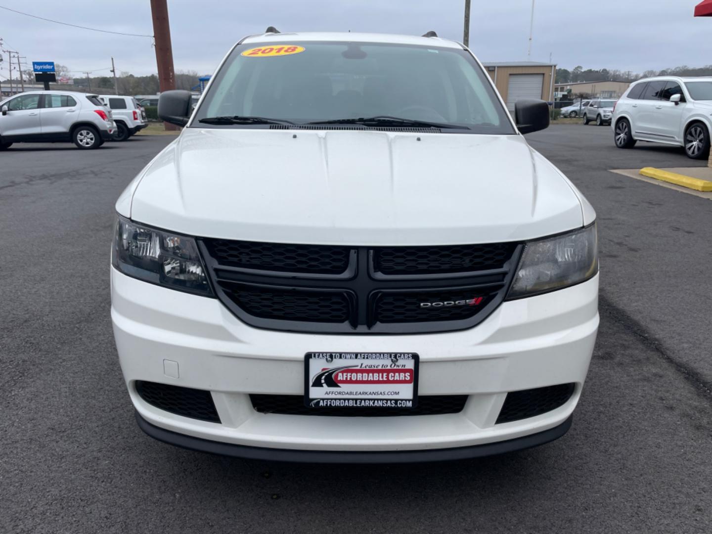 2018 White Dodge Journey (3C4PDCAB1JT) with an 4-Cyl, 2.4 Liter engine, Automatic, 4-Spd w/AutoStick transmission, located at 8008 Warden Rd, Sherwood, AR, 72120, (501) 801-6100, 34.830078, -92.186684 - Photo#2